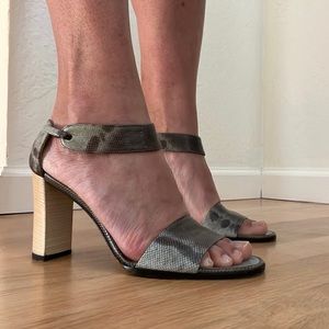 Gucci Heeled Sandals size 5.5B